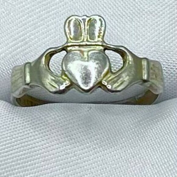Jewelry - AAL# Sterling 925 Silver Ring Sz 6 “Heart in His Hands”